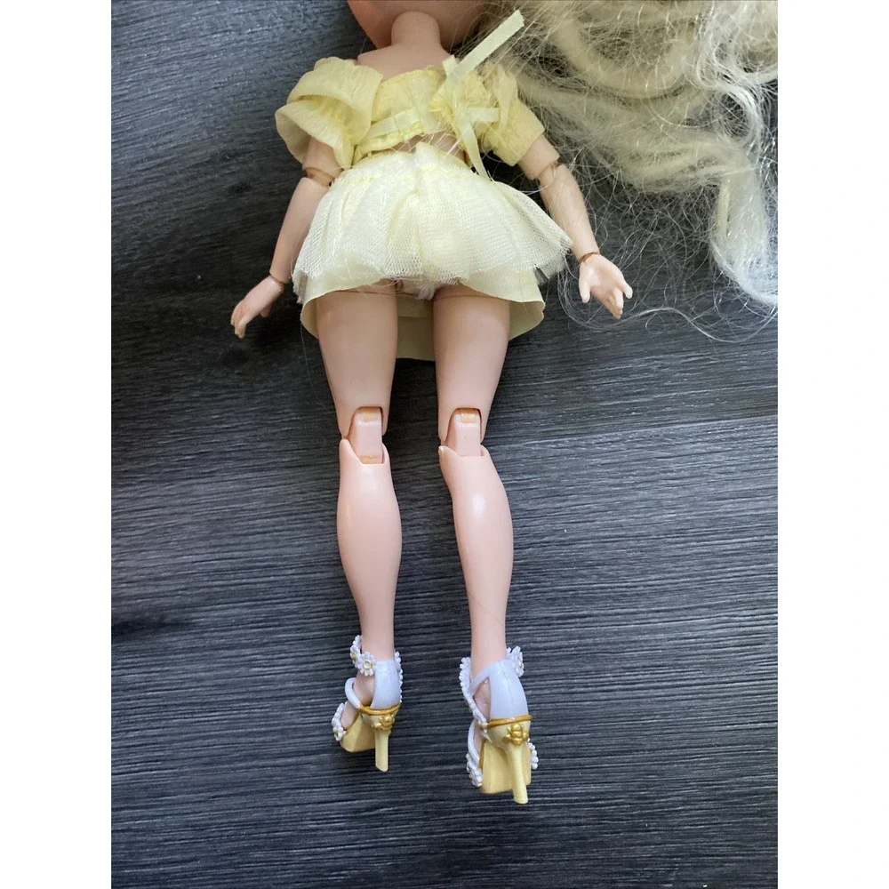 Rainbow High Delilah Fields Buttercup Yellow Fashion Doll